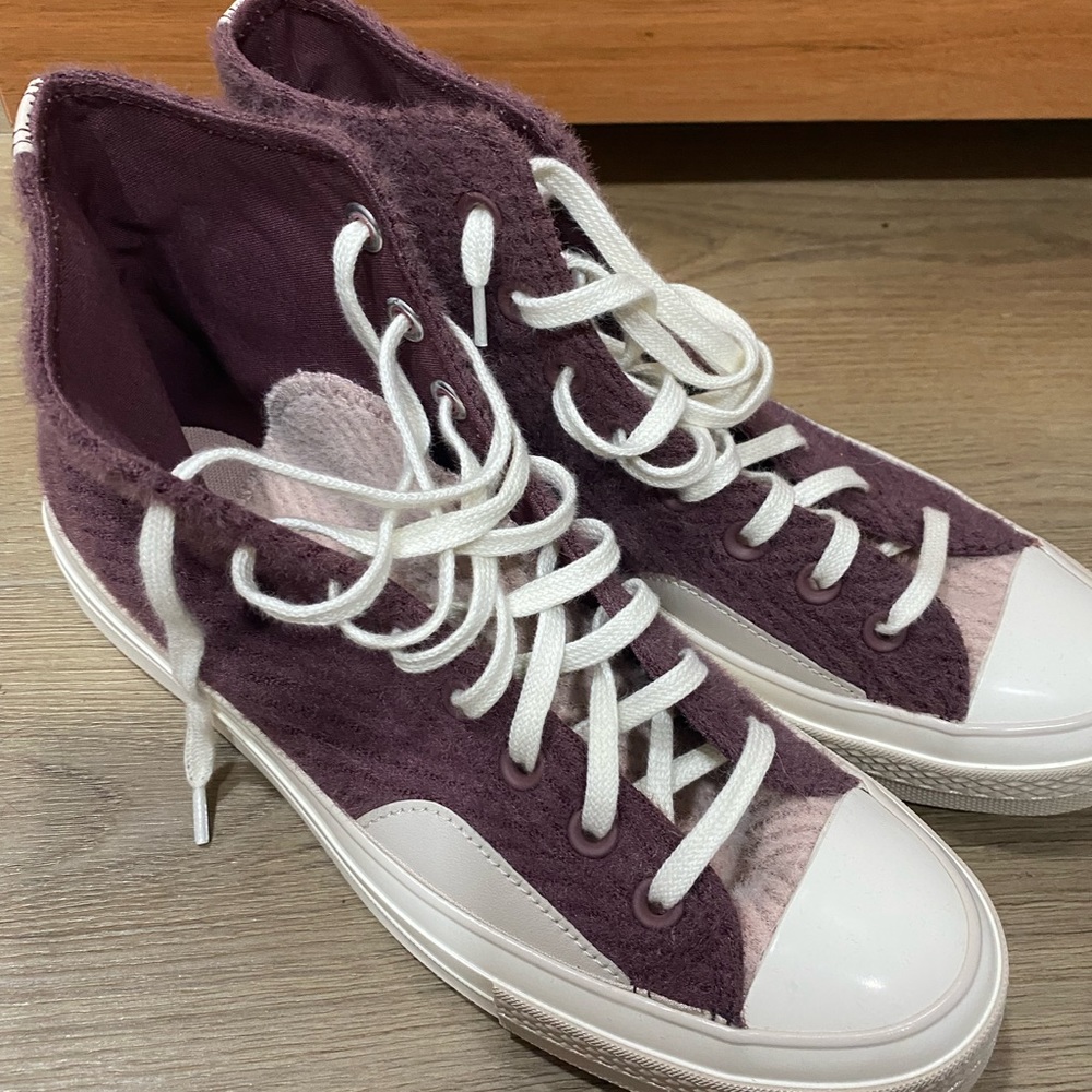 New converse High Top sneakers